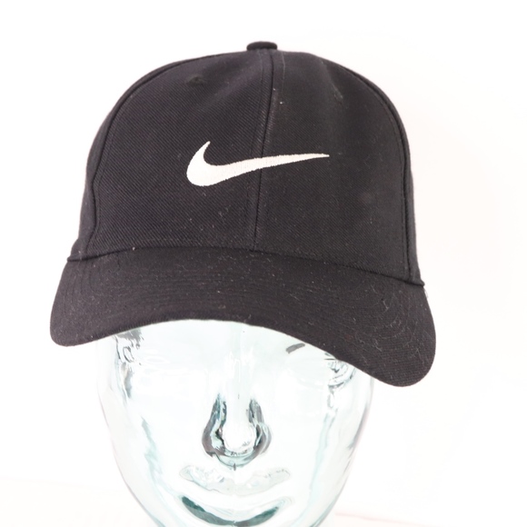 mens nike fitted hats